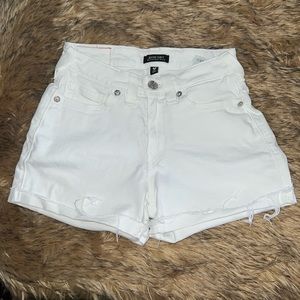 Women’s WHITE true religion shorts size 27
